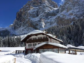 Rifugio Monti Pallidi Canazei